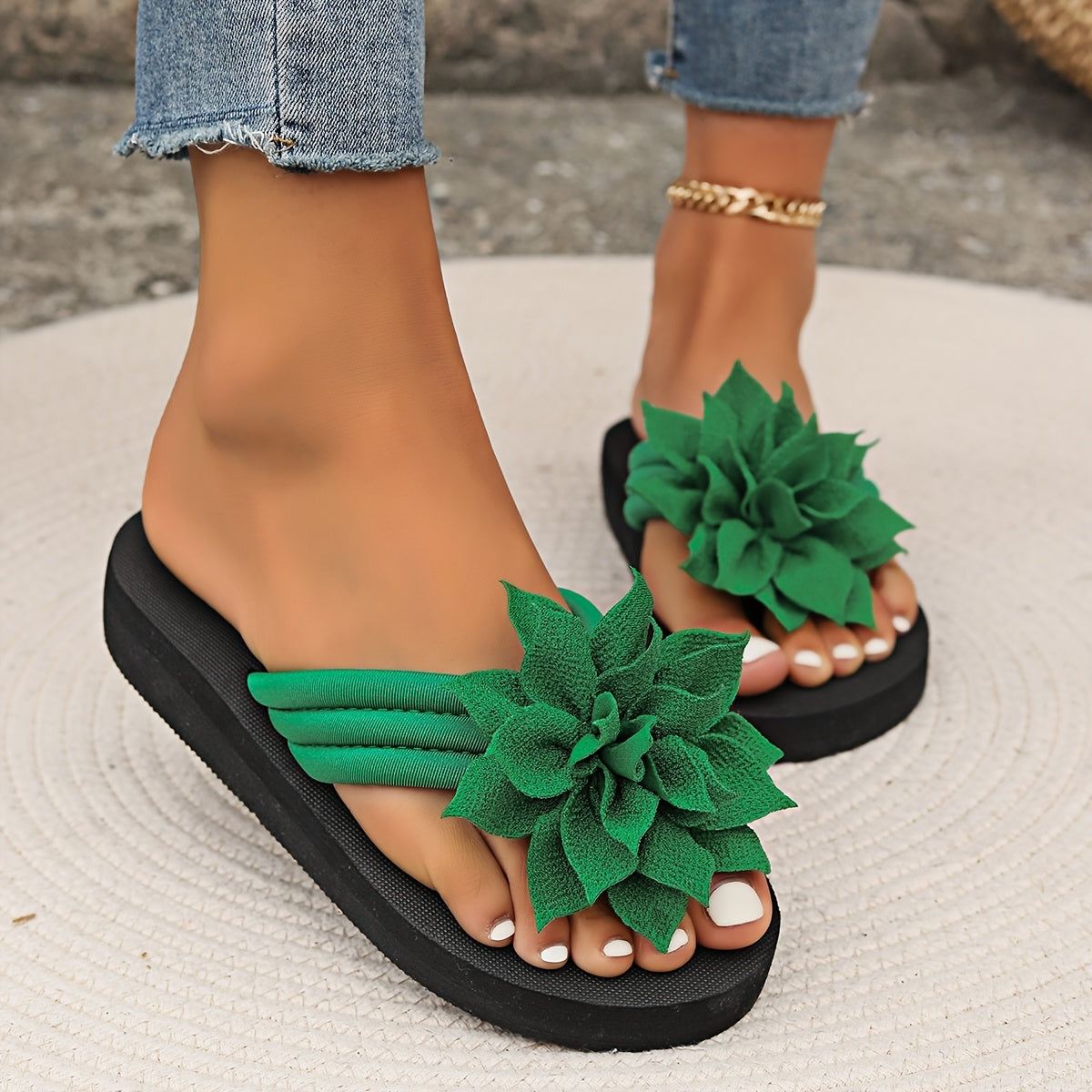 Women'S Floral Lace Trim Flip-Flops - Green & White EVA Wedge Sandals with Fabric Upper & Non-Slip Sole for Summer Beach, Casual Outings, Ladies Flip Flops, Beachwear Essentials, Decorative Flower Design, Comfortable Footwear