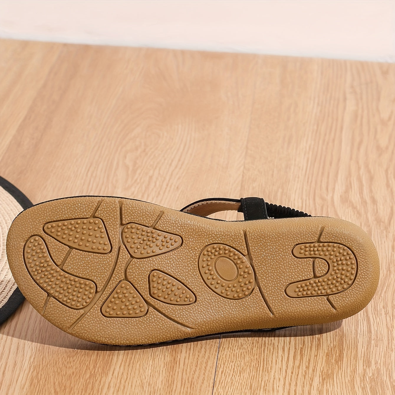 Chic Women's Flat Sandals - Minimalist T-Strap Design, Comfortable Slip-On Beach Shoes with Faux Cover Upper